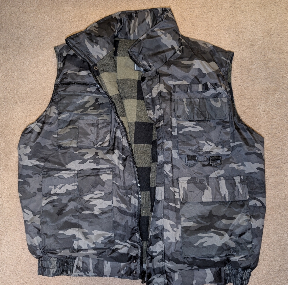 Men's Camouflage Puffer Vest